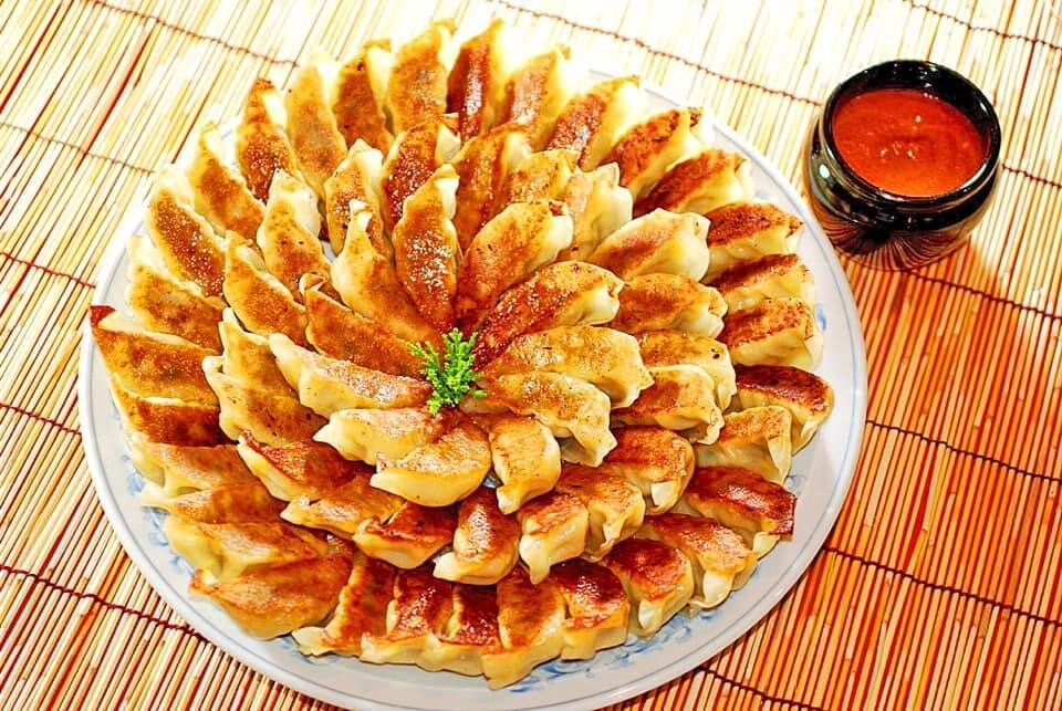 元祖ぎょうざ苑(神戸餃子専門店)